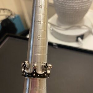 Size 9 unisex Crown-Style Silver Ring with Black Accents